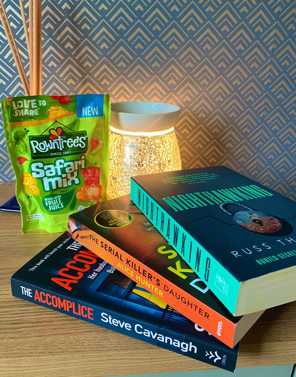 🎉🎉 5k followers giveaway 🎉🎉 Thank you to all my wonderful bookish followers. To be in with a chance to win this lovely pile of books just retweet and be following me. For an extra entry tag a friend (or two). UK only - closes 17th September 8pm