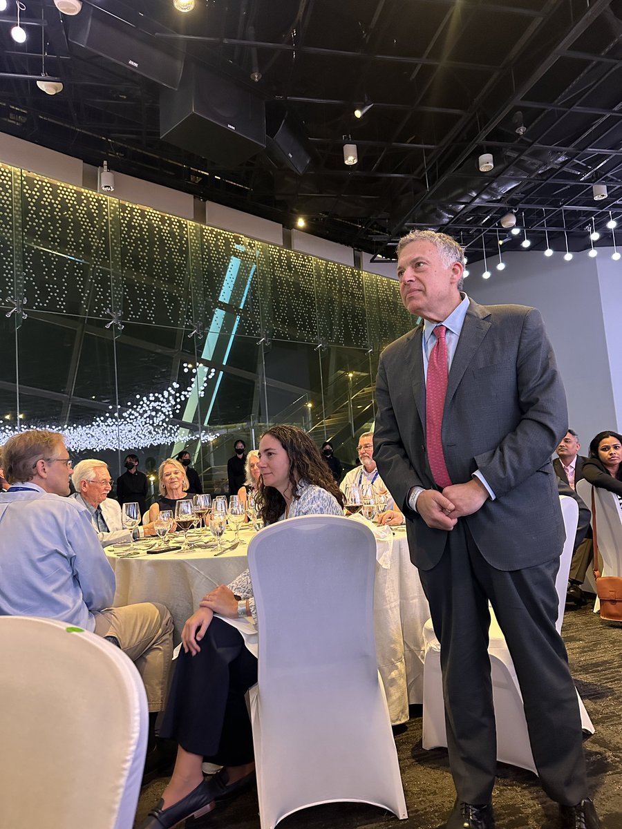 StephenVLiu's tweet image. A roomful of thanks for outgoing @IASLC board member @DrRoyHerbstYale from Drs. @karenkellymd and @HwakeleeMD #WCLC23