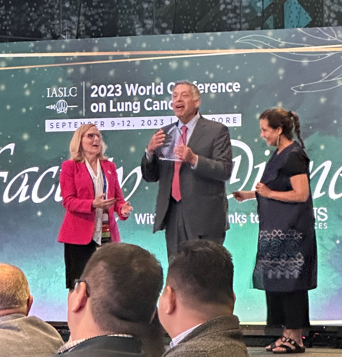 StephenVLiu's tweet image. A roomful of thanks for outgoing @IASLC board member @DrRoyHerbstYale from Drs. @karenkellymd and @HwakeleeMD #WCLC23