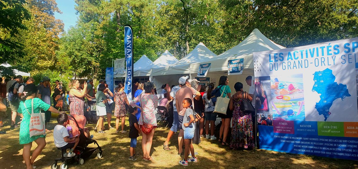 EnAvantCachan's tweet photo. L'extraordinaire tissu associatif, symbole de #cachan, a rayonné hier au Forum des Associations sous une ombre salvatrice ! Fiers d'être aux côtés des Cachanais, pour faire honneur aux près de 90 associations présentes !
☀️🌡🌳🌱🤺🧗💃🏃🏊‍♀️🚣‍♀️🏋‍♂️🚴🤸🤾‍♀️🏉🥋🥊🏸🏓🤿🎮🪡🎶🎬✒️🎻🧘‍♀️🫂 https://t.co/c4e4Kewxi8