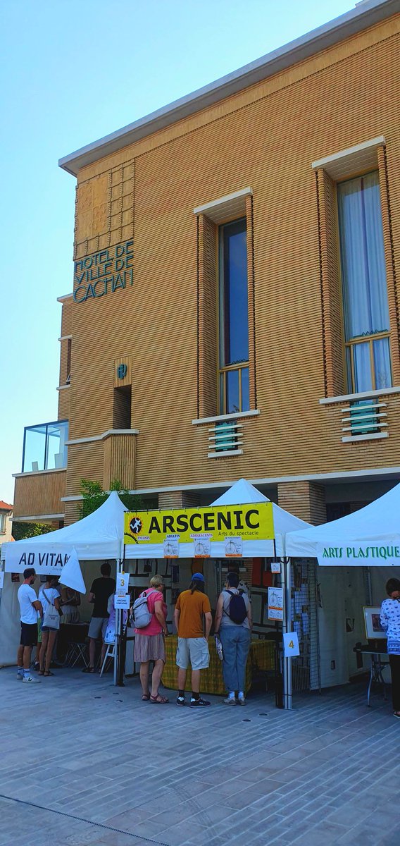 EnAvantCachan's tweet photo. L'extraordinaire tissu associatif, symbole de #cachan, a rayonné hier au Forum des Associations sous une ombre salvatrice ! Fiers d'être aux côtés des Cachanais, pour faire honneur aux près de 90 associations présentes !
☀️🌡🌳🌱🤺🧗💃🏃🏊‍♀️🚣‍♀️🏋‍♂️🚴🤸🤾‍♀️🏉🥋🥊🏸🏓🤿🎮🪡🎶🎬✒️🎻🧘‍♀️🫂 https://t.co/c4e4Kewxi8