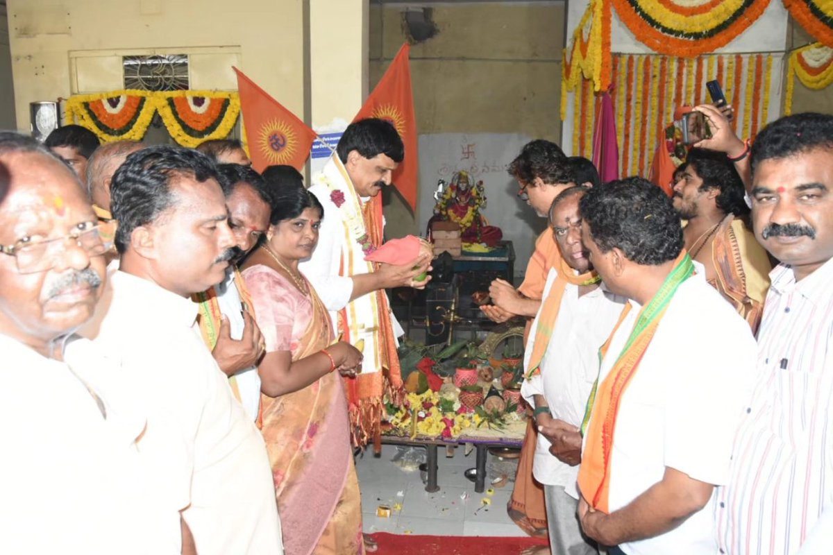 నేరేడ్ మెట్ చౌరస్తా జే జె నగర్ కాలనీలోని శ్రీ వరసిద్ధి వినాయక సాయిబాబా ఆలయంలో శ్రీ భవాని మాత, శ్రీ దత్తత్రేయ స్వామి పునః విగ్రహ ప్రతిష్టా కార్యక్రమంలో పాల్గొనడం జరిగింది.