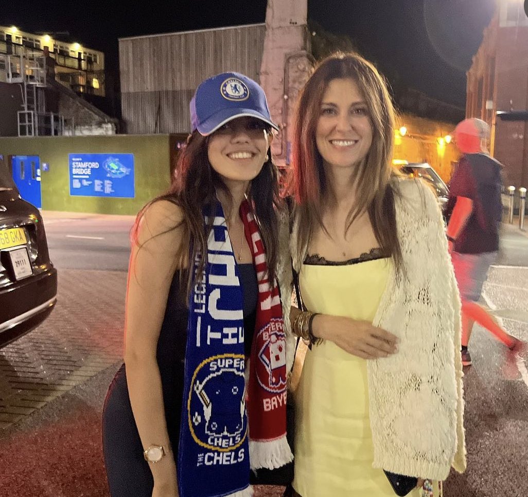BLUES_Chronicle's tweet photo. Marina Granovskaia spotted at the bridge supporting the Blue's legends.
Legendary Marina.
#CFC
#RIPVialli
๐ https://t.co/v34ExHaJcI