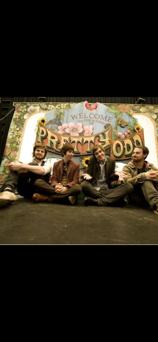 wendiuriewentz's tweet photo. Ah nostalgia. The good ol days. I'm not crying! You're crying!
#PanicAtTheDisco #PrettyOdd https://t.co/4G4LRH2tBL
