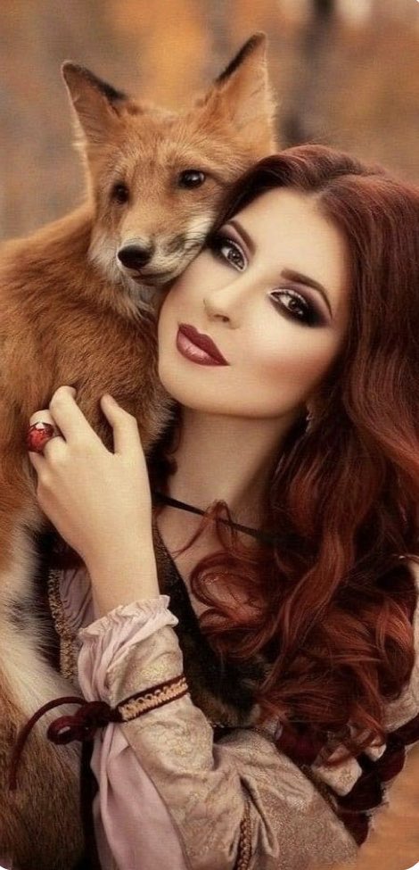 Did You Say #RedFoxes 🤔🦊 Or just #RedHair 
#BeautifulWomen of #Ireland 😎
#SundayBeauty 
#Pinterest with Red ❤️