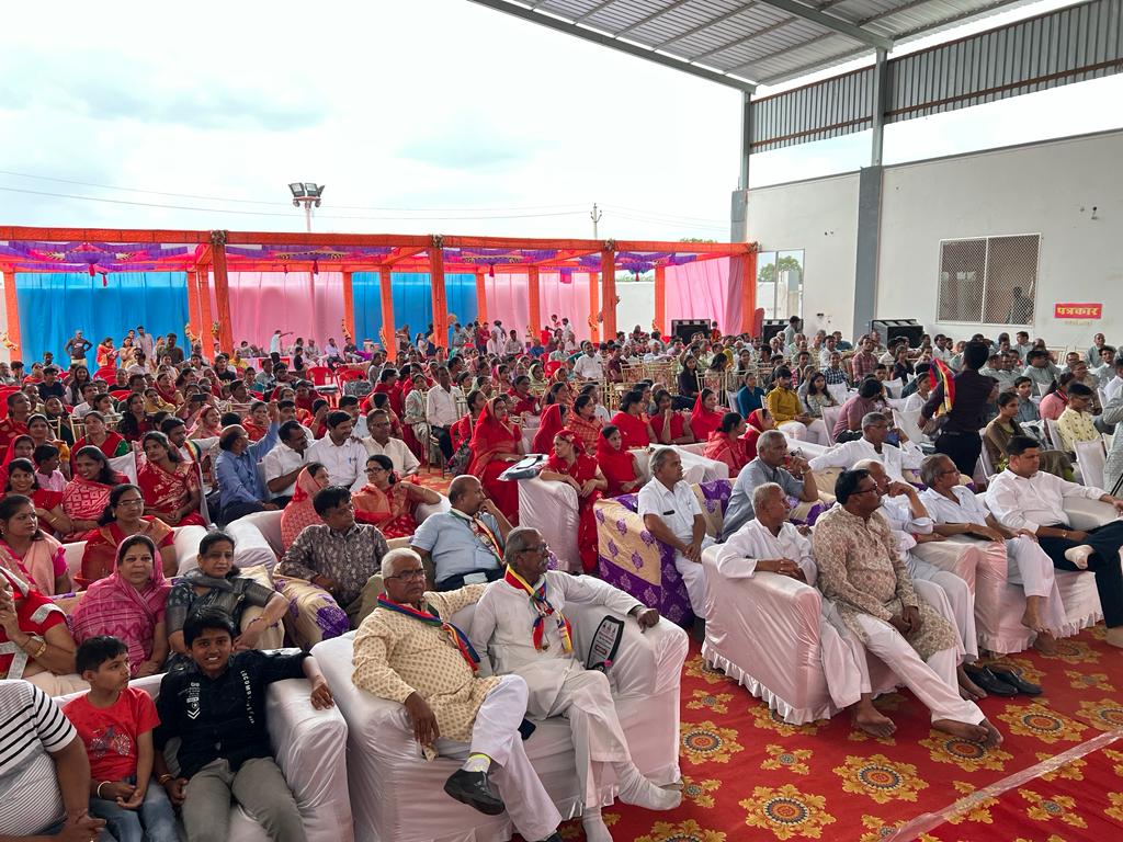anilmittalkekri's tweet photo. आज केकड़ी में आदिनाथ वाटिका में अग्रवाल समाज चौरासी के तत्वाधान में जैन अग्रवाल युवा परिषद् द्वारा आयोजित " प्रतिभा सम्मान समारोह " के विशाल कार्यक्रम का आयोजन किया गया ! 

#anilmittalkekri https://t.co/A6GZH4z1Jk