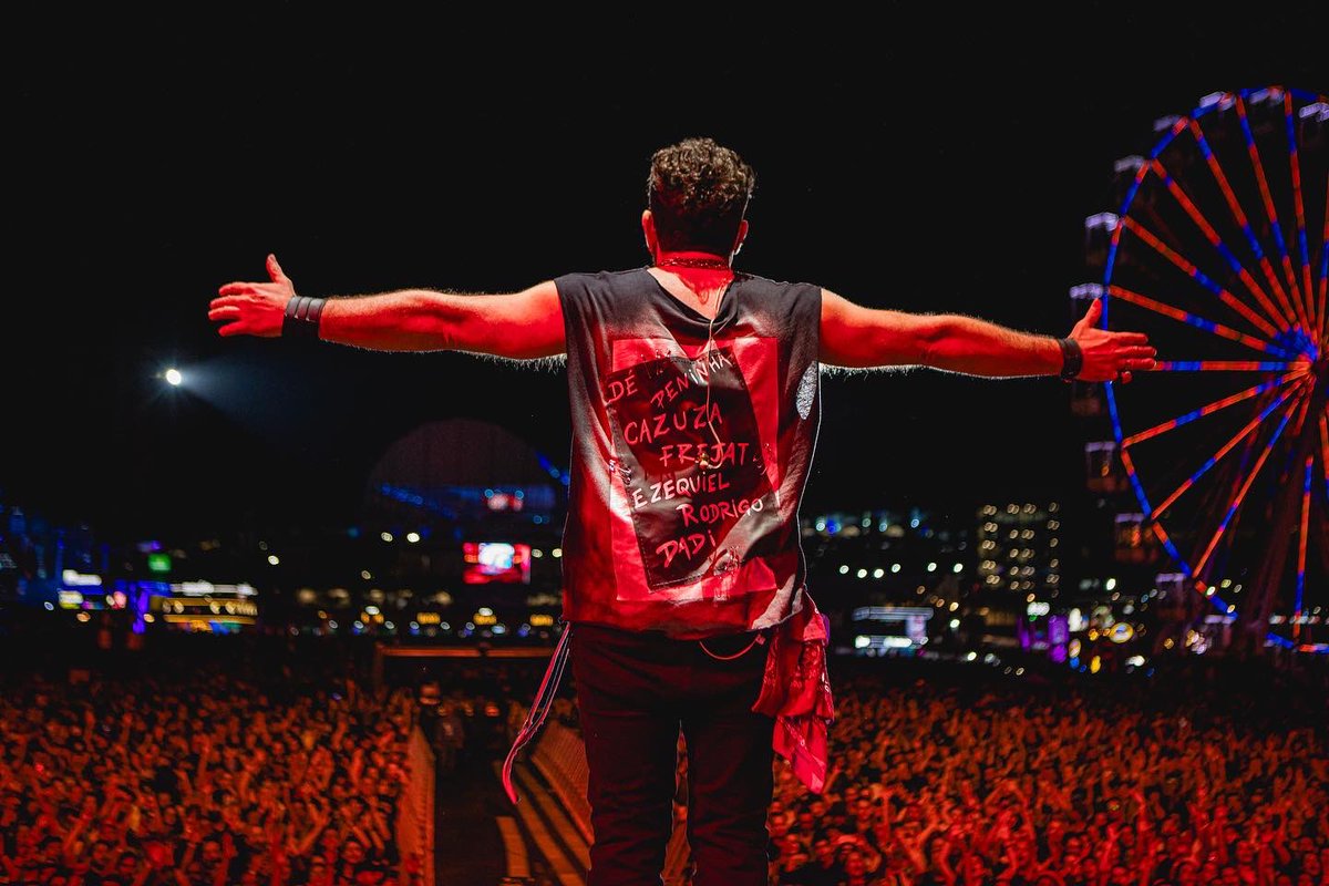 Inexplicável mas simples ao coração! Obrigado, mil vezes obrigado! <a href="/thetownfestival/">The Town</a> <a href="/realbarao/">Barão Vermelho</a>