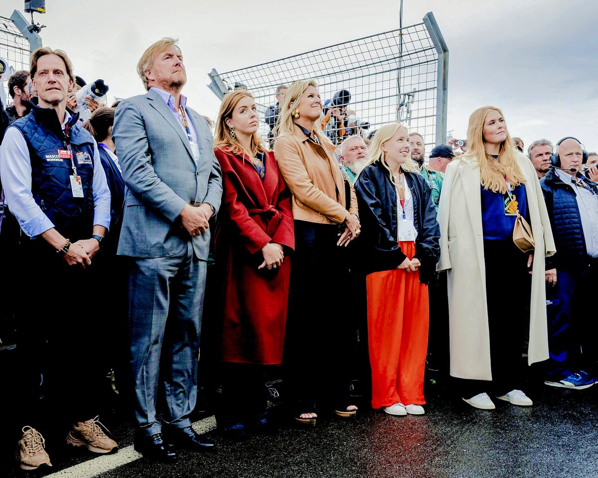 royalchildren_'s tweet photo. #KingWillemAlexander #QueenMaxima #CrownPrincessCatharinaAmaliaPrincessAlexia of The Netherlands and #CountessLuana of Orange-Nassau attend the Dutch Grand Prix F1 race in Zandvoort, Netherlands 🏎️ -August 27th 2023. https://t.co/VfArC3yWZ3