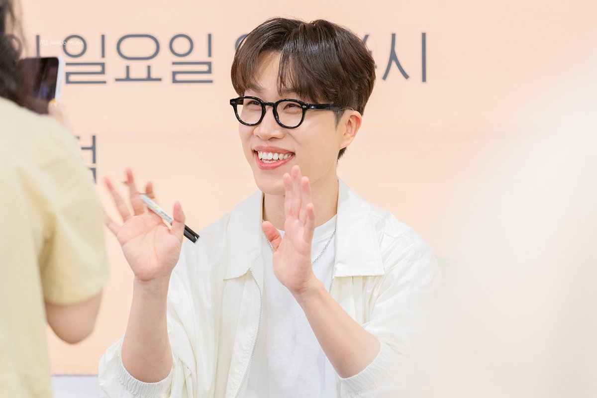 230910 출간 기념 사인회
#소란 #고영배