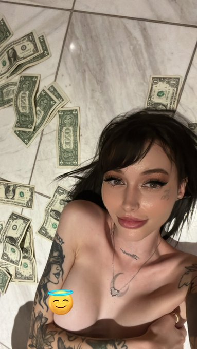 Met the love of my life at the strip club https://t.co/4HtTYiohUt<a href="/tag/mvsales"class="tags"><span>#mvsales</span></a>