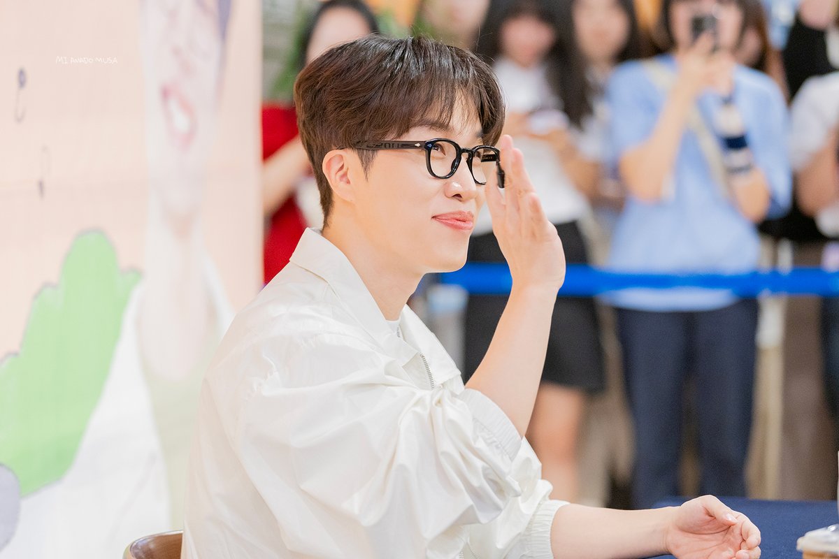 230910 출간 기념 사인회
#소란 #고영배