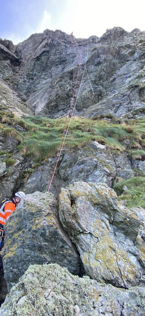 HowthCoastGuard's tweet photo. ⛰️ 🧗‍♀️ Yesterday, our cliff rescue team exercised in ascending and descending ropes on an overhang at the Nose of Howth.

🆘 If you see somebody if difficulty on the coast, call 112 and ask for Coast Guard. https://t.co/bDRrO0hEUl