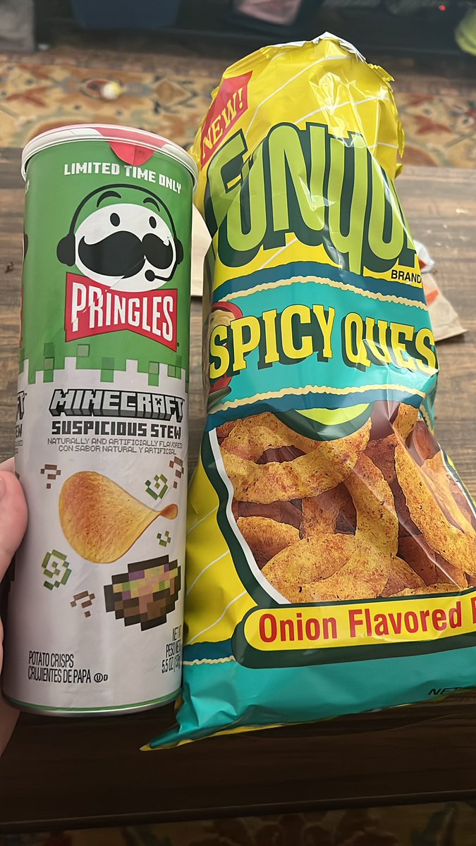 Grabbed some new snacks for the game. Funyans taste like funyans with a mild spice, rather have the regs or flamin hots. 7/10 Pringles Minecraft Stew taste life beef ramen flavor packet 5/10. #thickreviews #newsnacks