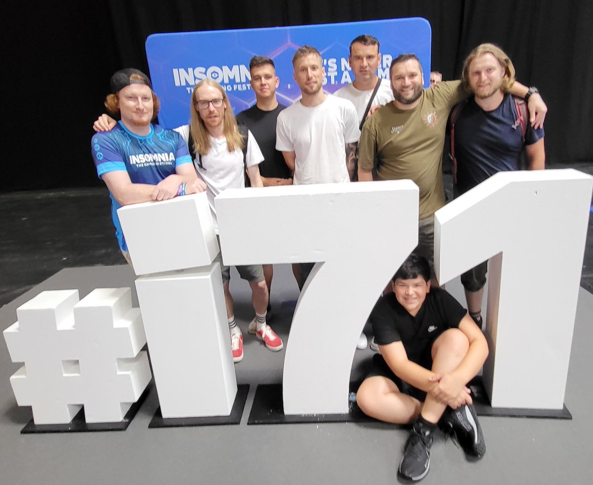 CombatCarrot tweet media