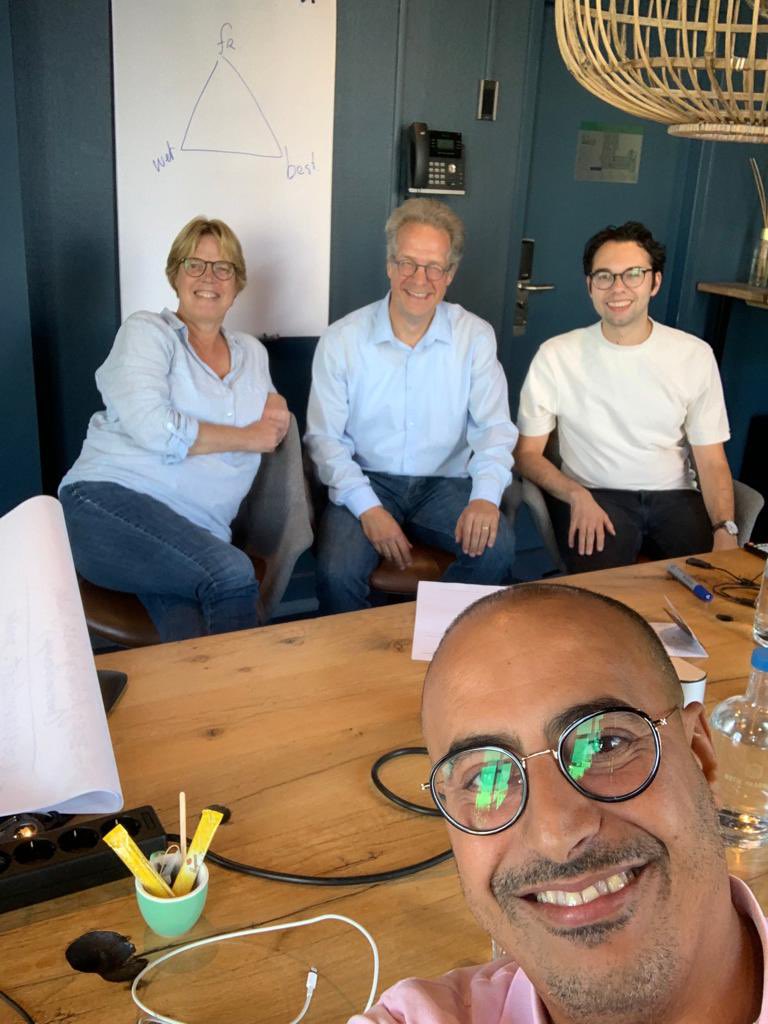 De fractie heeft vandaag tijdens de heidag bij elkaar gezeten onder leiding van oud-raadslid Arjen Overbeek uit Haarlem. Fijn om elkaar weer te spreken en na te denken over onze plannen voor de komende tijd. We hebben er weer veel zin in!