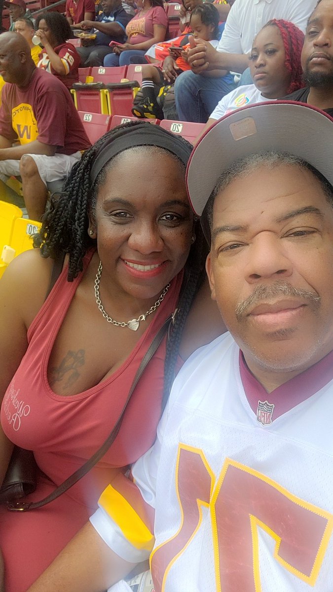 ArtinaTerrell's tweet photo. Game day opener with my Hubby
#HTTC https://t.co/Feoxr11c5D