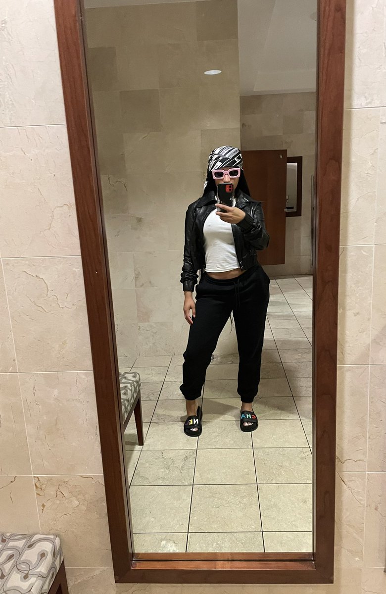 Nicki Minaj tweet media
