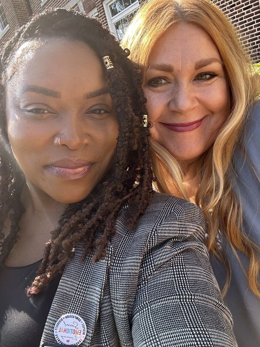 latraylnichole's tweet image. Shannon, thank you for making work fun and bright!!! You are a force of nature and our district is richer because of you!!! I am grateful that we get to work closely together but I’m so so blessed to call you friend!!!! #saltandpepper @shannon_dobson