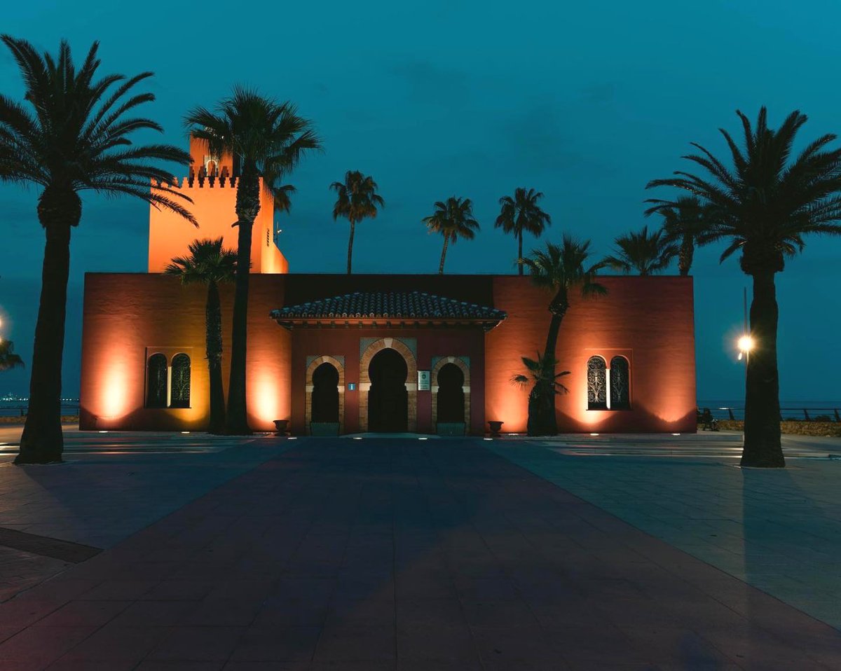 ☀️El #CastilloElBilBil, sede de nuestra #OficinadeTurismo, es espectacular bajo la luz del sol. Pero su iluminación al anochecer te regala imágenes preciosas😍
#lovingBenalmádena ❤️
📸 <a href="/cj_shoots/">CJ_Shoots</a>
#VenABenalmádena #costadelsol #benalmadena #andalucia #benalmádena #benalmadenacosta
