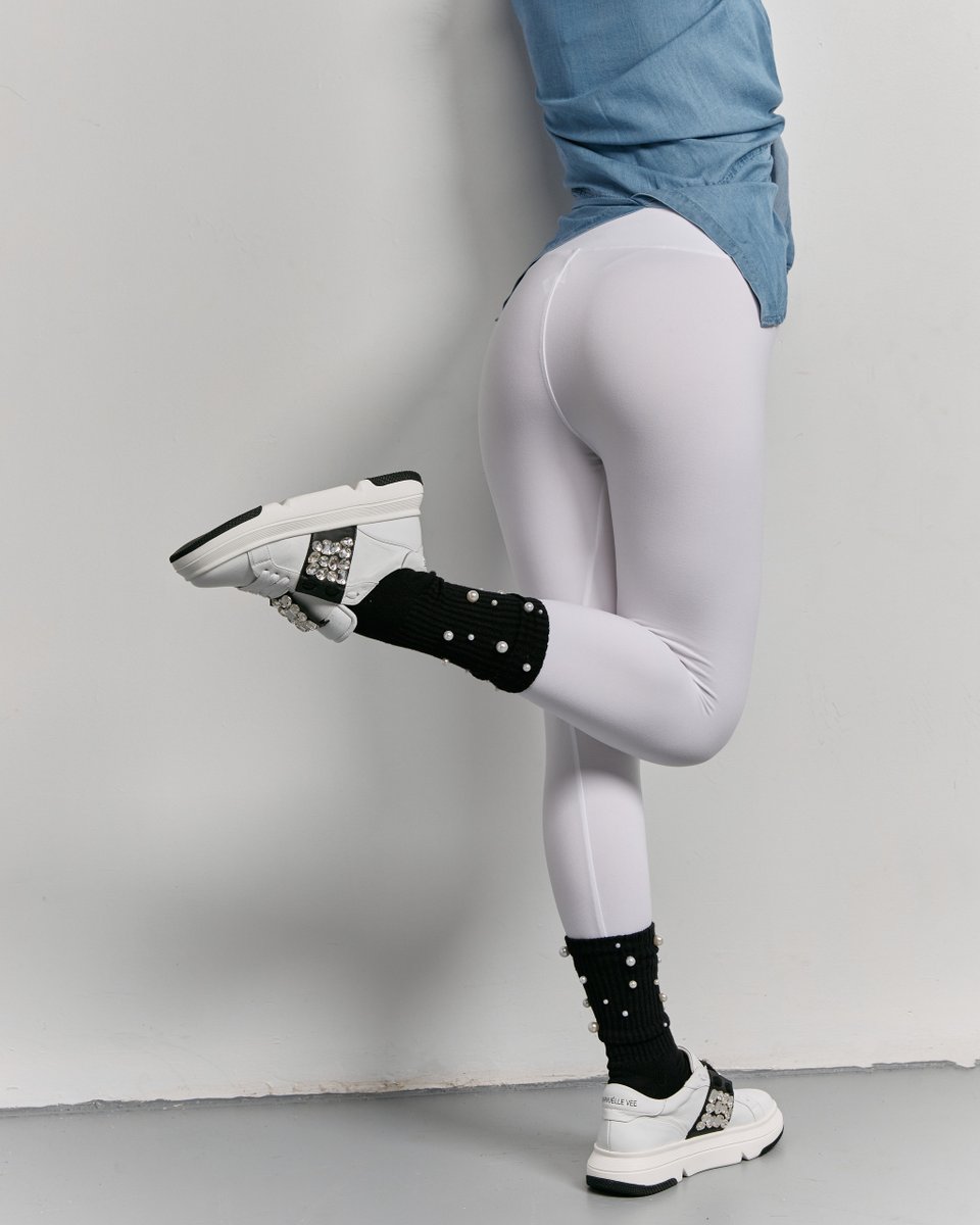 GLINTXBRAND's tweet image. Spice up your everyday casual vibes with these fun statement socks! 🧦🤗 Add a dash of personality to your outfits and let your feet do the talking. #glintxstatement
#statementsocks
#glintxbrand