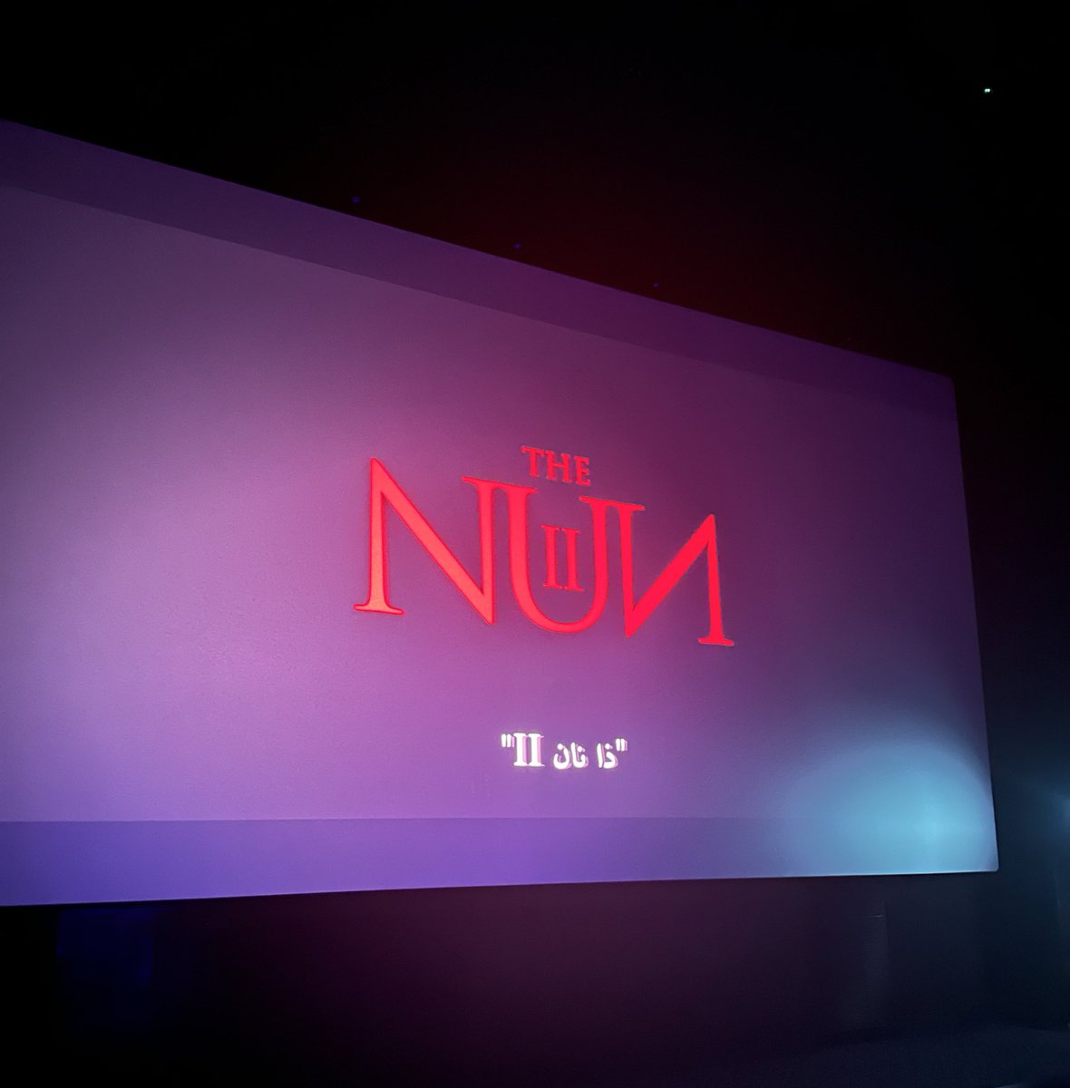 Aziii555's tweet image. ماادري ياجماعه هل افلام الرعب صايره تضحكني ولا انا ماعندي احساس واطلع منه مااخلصه ..          

                 😅🥹🌸🩷

#Nun2