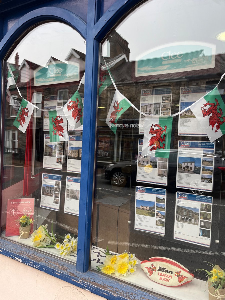Clee_Ammanford's tweet photo. Pob lwc Cymru 🏴󠁧󠁢󠁷󠁬󠁳󠁿 yn cwpan y byd 🏉 Good luck Wales 🏴󠁧󠁢󠁷󠁬󠁳󠁿 in the rugby world cup 🏉 https://t.co/HXE3UnuBXP