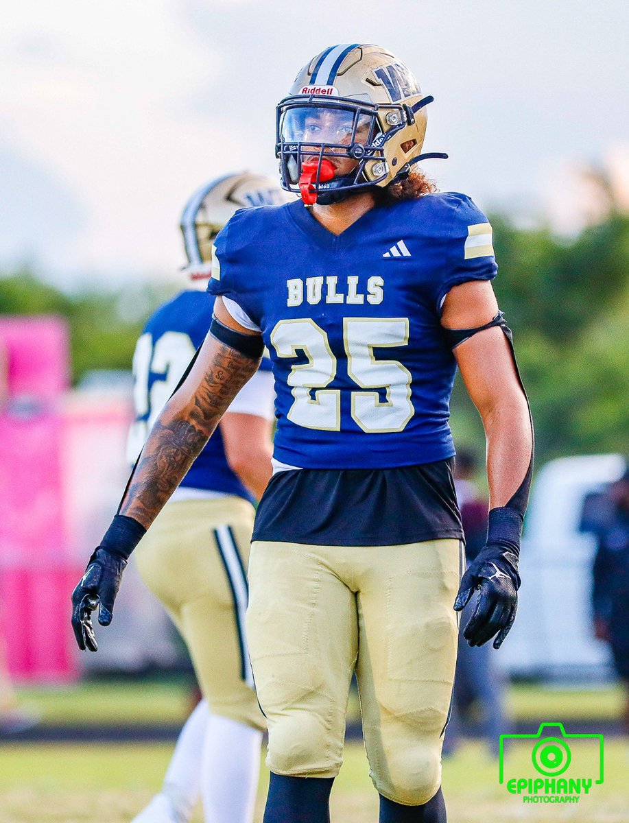 chaseqman25's tweet photo. New Week, same focus. #QBChaseR @WBBullsSports @WestBocaBullsFB @CoachDylanPotts @larryblustein @JerryRecruiting @TheCribSouthFLA @EraPrep @IsaacEdelman @FootballHotbed https://t.co/AFyiFHQd5g