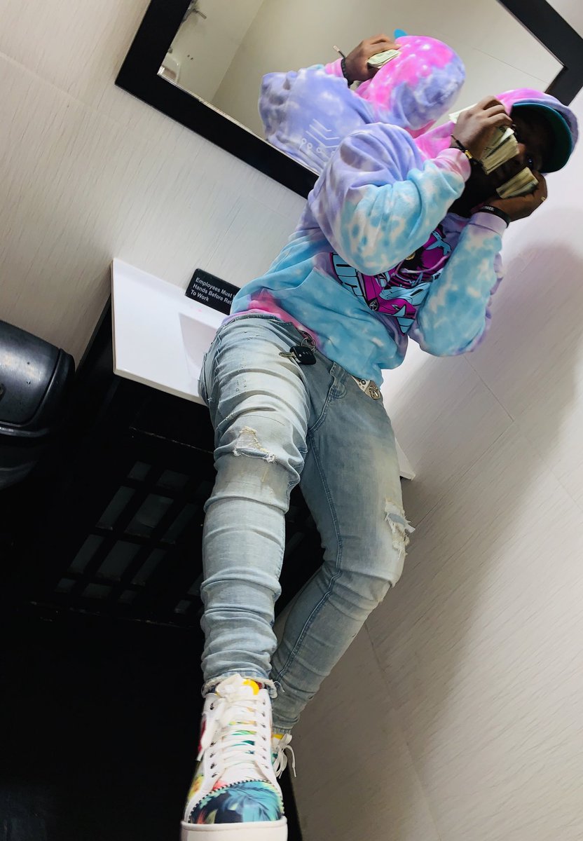 Sosa Chamberlain (@llamronn) on Twitter photo 