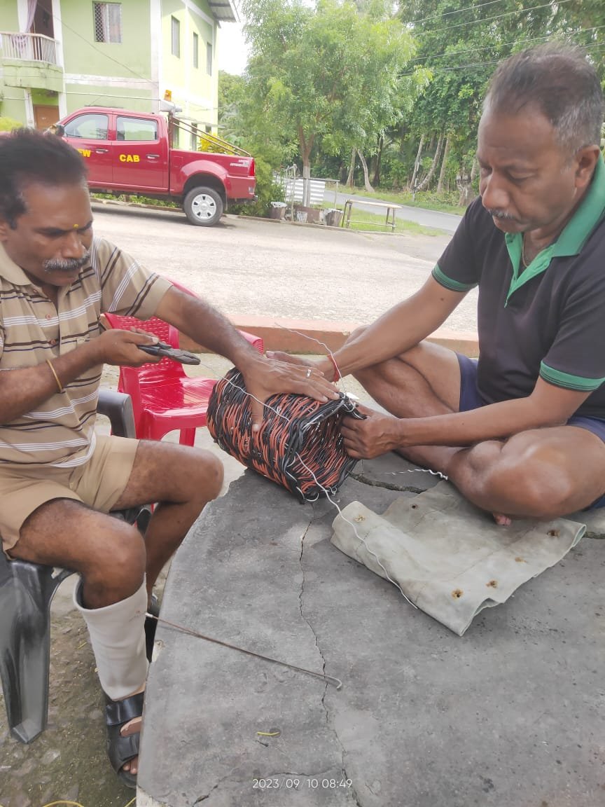 FireService_ANP's tweet photo. #FSCarNicobar personnel,understanding its importance have made Strainers themselves,by using (waste/spare)electric wires in an improvised manner.
WELL DONE https://t.co/wCfUgyQGLN