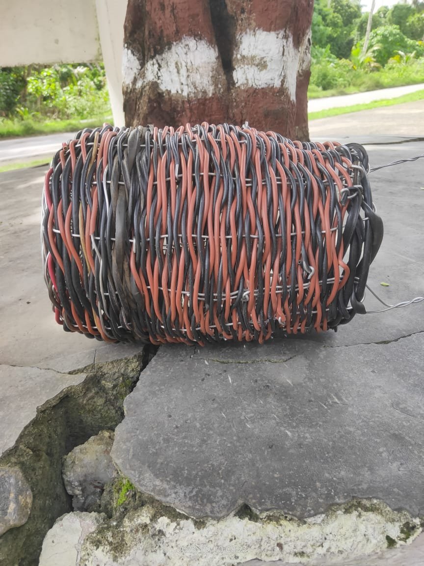 FireService_ANP's tweet photo. #FSCarNicobar personnel,understanding its importance have made Strainers themselves,by using (waste/spare)electric wires in an improvised manner.
WELL DONE https://t.co/wCfUgyQGLN