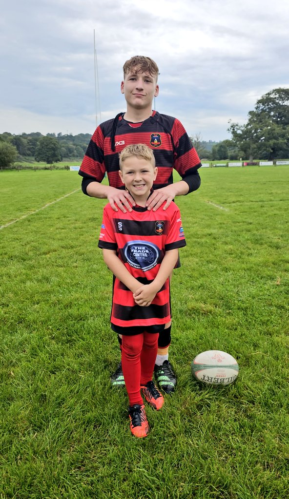 LeeAnneLegend's tweet photo. Mami's boys after their first games of the season with @CarmAthletic U9s and U16s. 🔴⚫️🏉👌🏼 #redandblackforever @healy_murphy https://t.co/eeiRML96q1