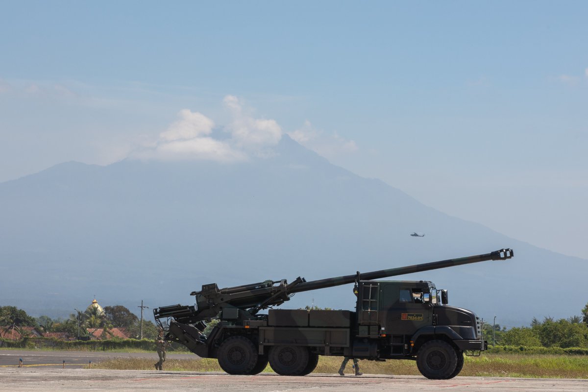 Jatosint's tweet photo. /40
More photos of ๐ฎ๐ฉ Caesar 6x6 SPH and ๐บ๐ธ HIMARS MLRS Rapid Infiltration (CRAIN/HIRAIN) at Blimbingsari Airport, Banyuwangi (9/9)
#GarudaShield #SuperGarudaShield #SGS23 #SGS2023 https://t.co/FvuchO3wK1