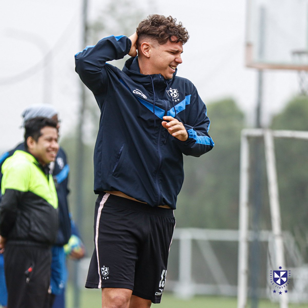 Club_USMP's tweet photo. 🎉 #FELIZCUMPLEAÑOS

El club deportivo Universidad de San Martín de Porres S.A. Saluda a Gliden Dubois, en el día de su onomástico. ¡Feliz día, Gliden! 🎊

#VamosSantos
#FuriaSanta https://t.co/1H5i8Ro13C