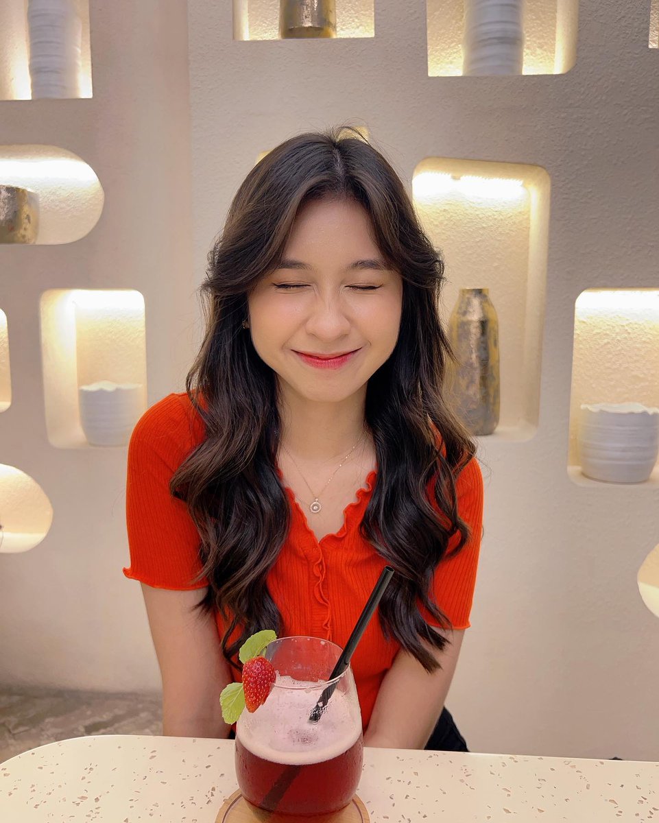 JLR_48's tweet image. Olali 🍓 #sundate