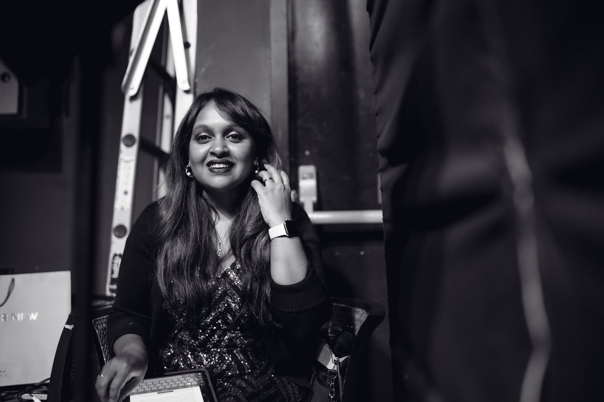 SandraOberoi's tweet photo. Work mode on
#bts #behindthescenes
#concertprep
.
And it all comes down to this for the show director🤍
#concert #concertphotography #show #music #musician #singer #singers #explore #explore #event #blackandwhitephotography #bnw_captures https://t.co/qAxGjfdlLg