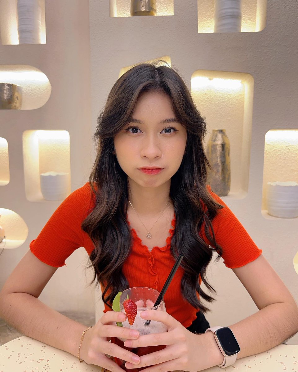 JLR_48's tweet image. Olali 🍓 #sundate