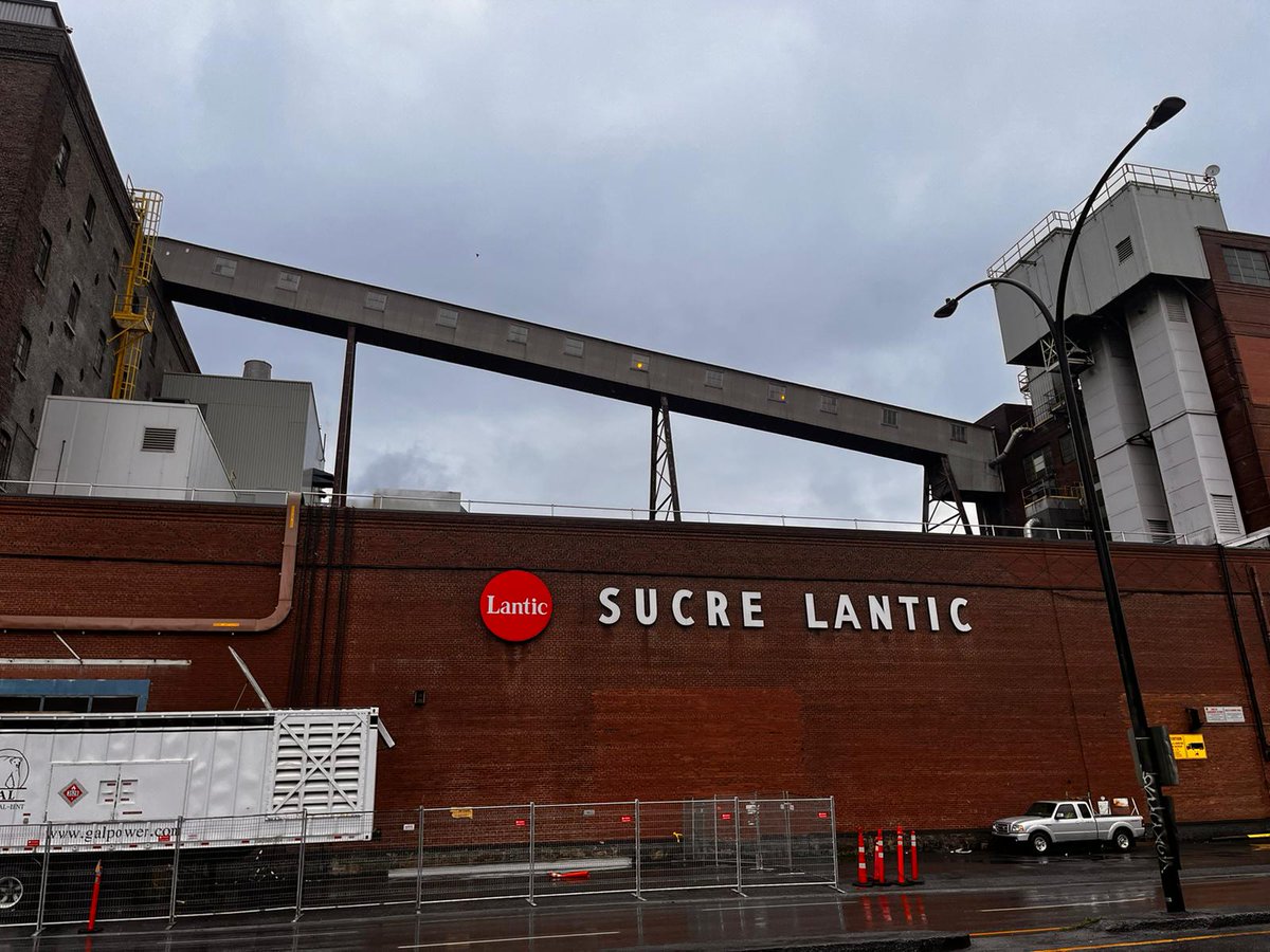 ARealSugarExprt's tweet photo. Lantic Inc are fairly unique in the sugar world in that they process beet (in Alberta) as well as owning raw sugar refineries in Montreal and Vancouver. Following this business model maybe Tates could build a 5th UK beet factory? #Lantic #sugar https://t.co/XDDMr3AQJB