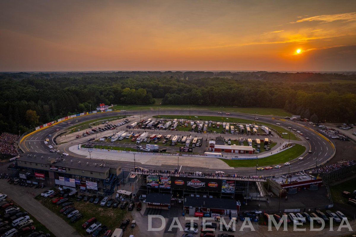 Berlin Raceway tweet media