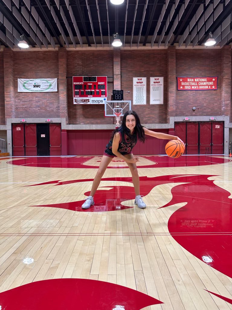 lwj_productions's tweet image. 💥2024 GBB COMMITTED ANNOUNCEMENT 

Congratulations to Gio Horner (5’8 Guard) @giohorner for officially committing to continue her basketball and academic career at Willamette University. @WillametteWBB 

Her fit has been found. So Proud of you Gio!

#BearcatFamily 
#mtscores