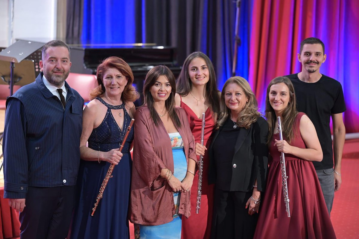 Had an amazing evening at 🇽🇰#DamFestival with the closing event led by great 🇮🇹 flutist #LuisaSello with the support of <a href="/ItalyinKosovo/">Italy in Kosovo</a> and <a href="/IICTirana/">IIC Tirana</a>. Impressive  performance of #Kosovo Youth Orchestra, conducted by maestro Kushtrim Gashi 👏👏