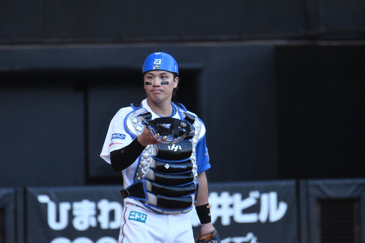 SUMINAFHERO61's tweet photo. #2023年09月10日
#loveFighters
#伏見寅威
#sec117
#1列目
マスク被る瞬間ってなんでこんなにもかっこいいんでしょうか https://t.co/09Gs2a6UHy