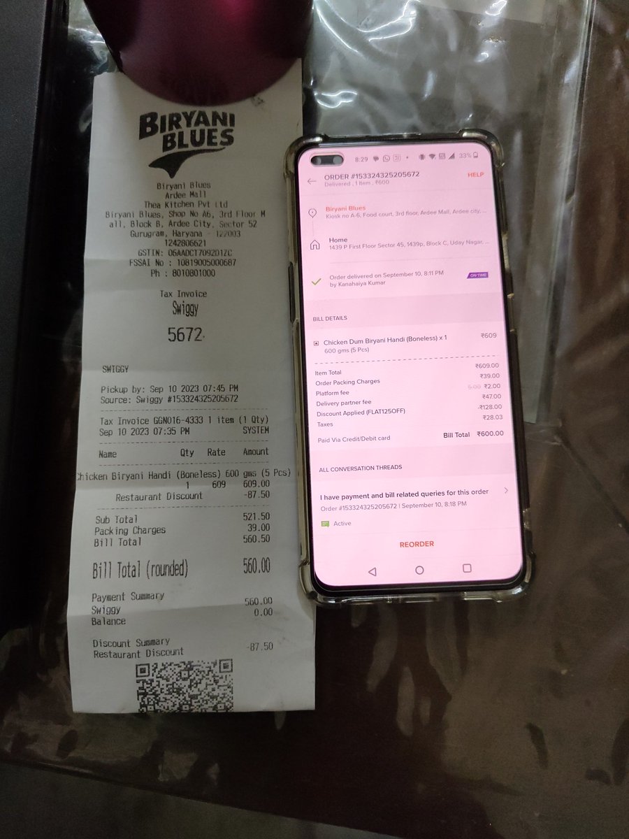 maddys2000's tweet photo. Spot the difference @Swiggy in attached images.
Chlo Hint : @Swiggy is overcharging.
Hindi me hint : printed bill se jada Paisa liya re maamu 
#loot https://t.co/E4vNIYlS80