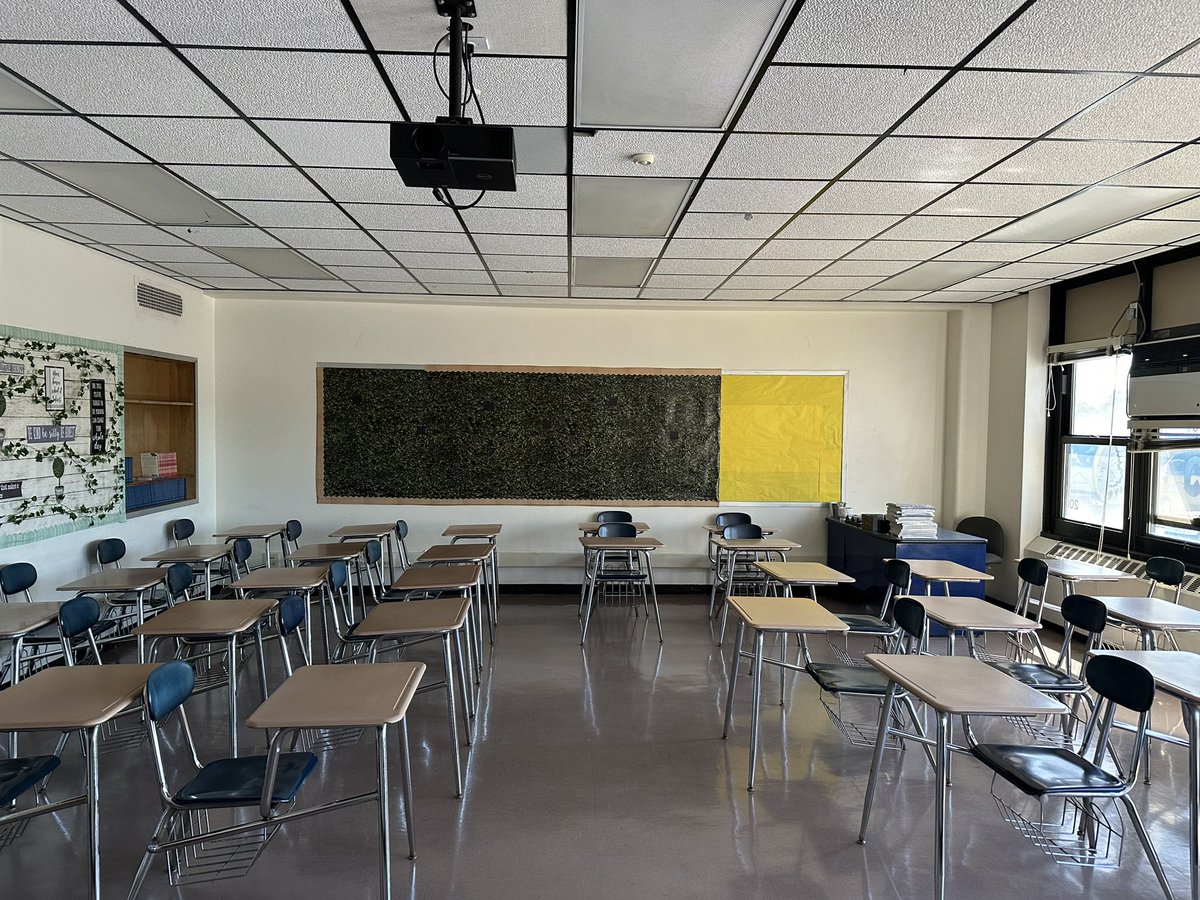 Tina Farrell tweet media