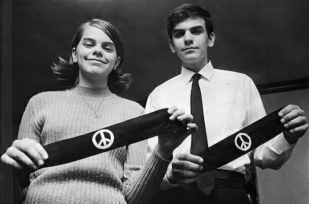 In 1969, at the age of 13, <a href="/marybtinker/">Mary Beth Tinker</a> wore a black armband to school to protest the Vietnam War. Other students joined and were suspended. They believed their protest was a form of #FreeSpeech. #SCOTUS agreed.

Meet Tinker online for #ConstitutionDay: ow.ly/H6q950PJomP