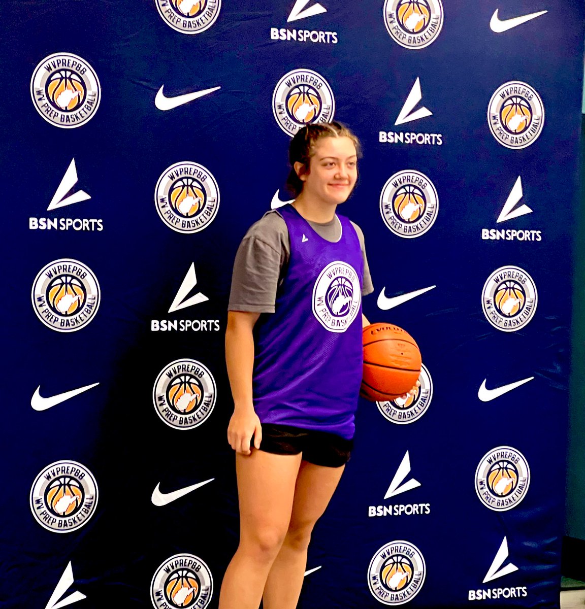 HayleePryor24's tweet photo. Ready for @wvprepbb showcase today! #304basketball #classof2026 #bridgeporthighschool https://t.co/h8OcpdWWxI