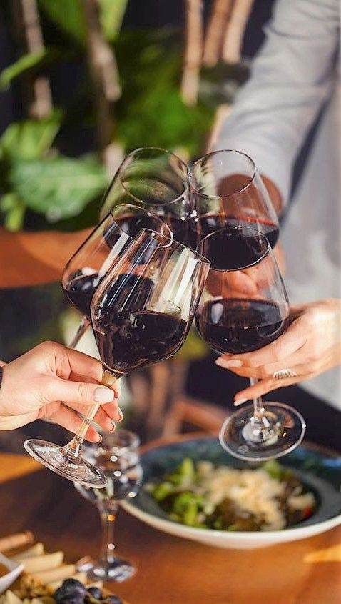 Here's to good friends, fine wine, and love that lasts a lifetime!
#thunderstorm
#SundayMorning
#JAMxCosmicBlack
#BrexitHasFailed
#wine
#winelovers