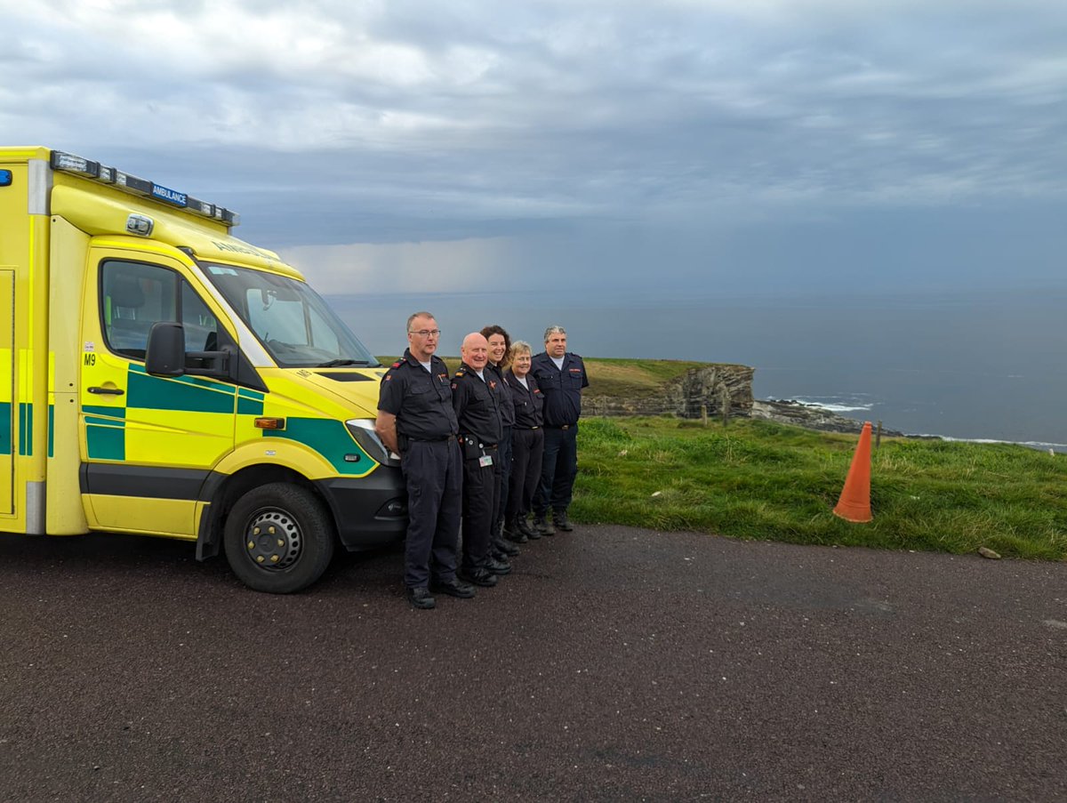 cc_civildefence's tweet image. Beautiful sunrise at #MizenHead West Cork to start the day.
Our #Volunteers are joining #Volunteers from @CWCivilDefence providing #MedicalSupport for cycle race to Killarney. 
Have a good day.