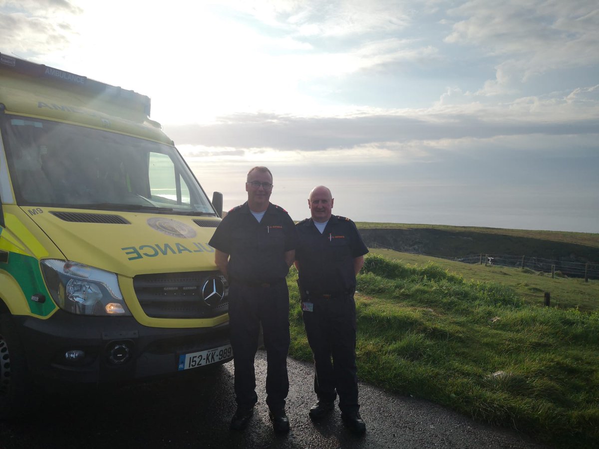 cc_civildefence's tweet image. Beautiful sunrise at #MizenHead West Cork to start the day.
Our #Volunteers are joining #Volunteers from @CWCivilDefence providing #MedicalSupport for cycle race to Killarney. 
Have a good day.