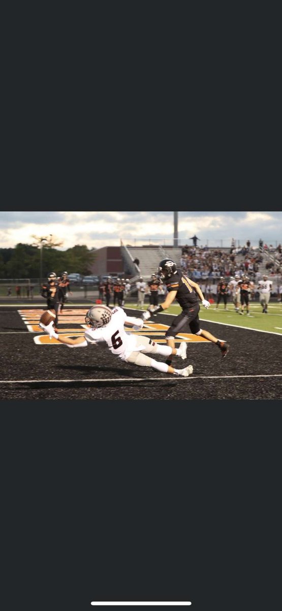 What a touchdown catch by <a href="/Cmeininger05/">Collin Meininger</a> !!! 👀 <a href="/WestoshaA/">Westosha Athletics</a>