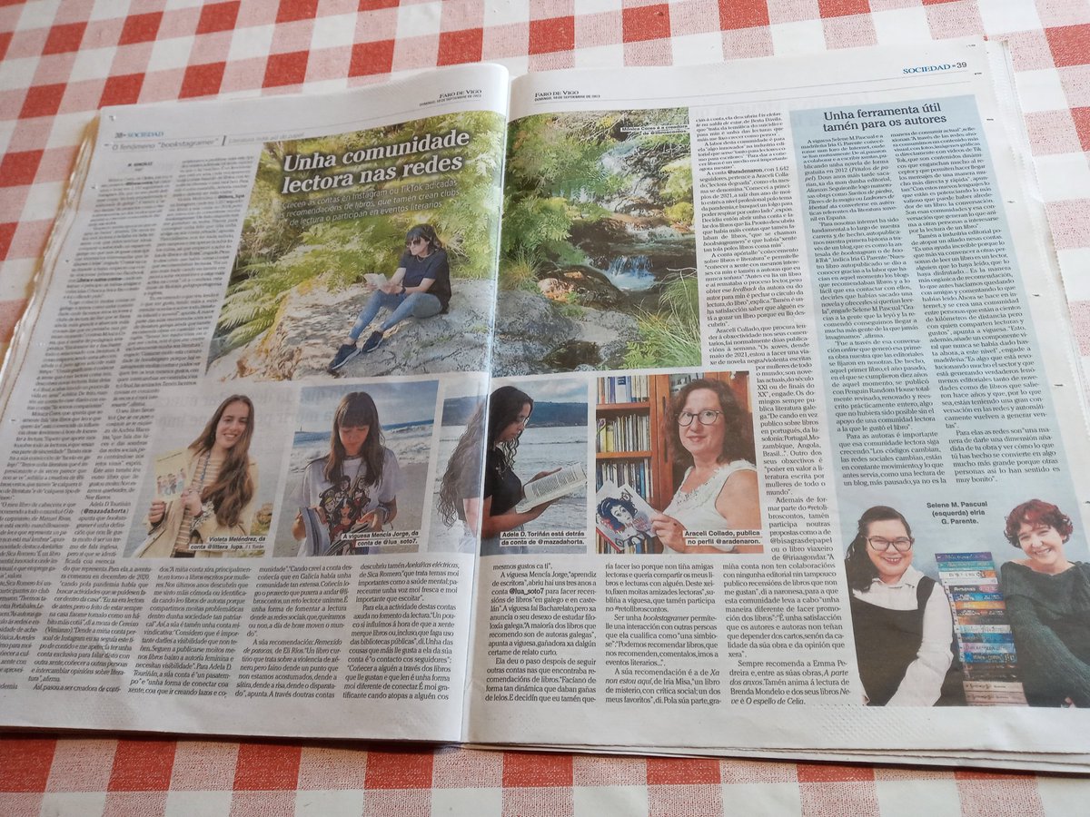 Páxina dobre en galego no <a href="/Farodevigo/">Faro de Vigo</a> de hoxe. Así si, reportaxe e declaracións en galego e peza lateral en galego con citas en castelán. #comochodigo